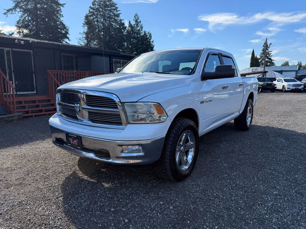 2010 Dodge Ram 1500 SLT Crew Cab Image 4