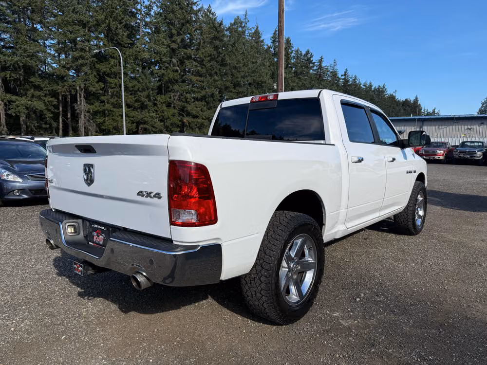 2010 Dodge Ram 1500 SLT Crew Cab Image 8