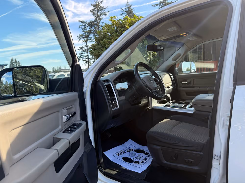 2010 Dodge Ram 1500 SLT Crew Cab Image 10