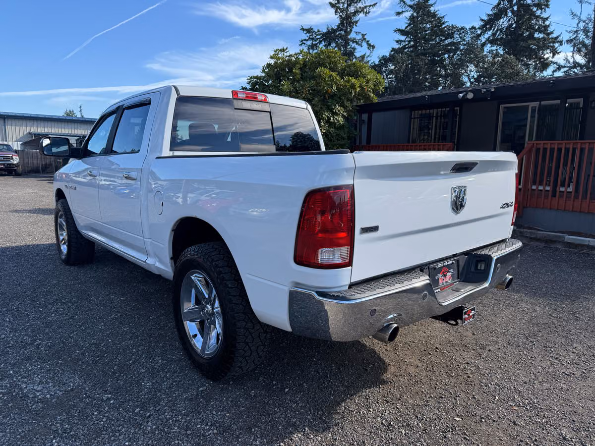 2010 Dodge Ram 1500 SLT Crew Cab Image 6