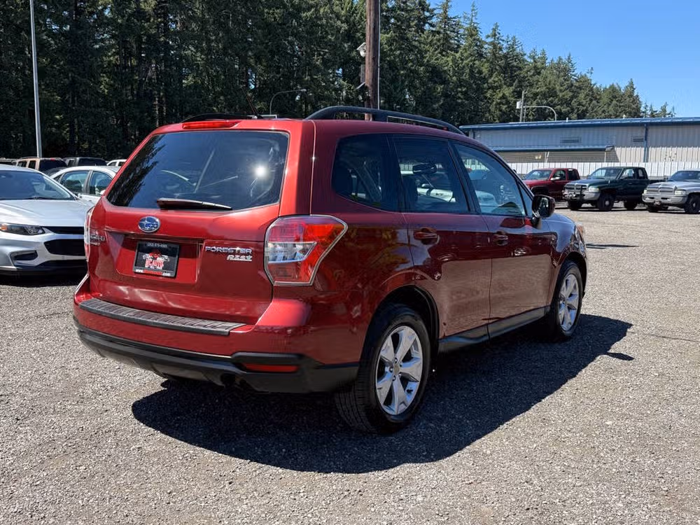 2015 Subaru Forester 2.5i Premium Crossover Image 8