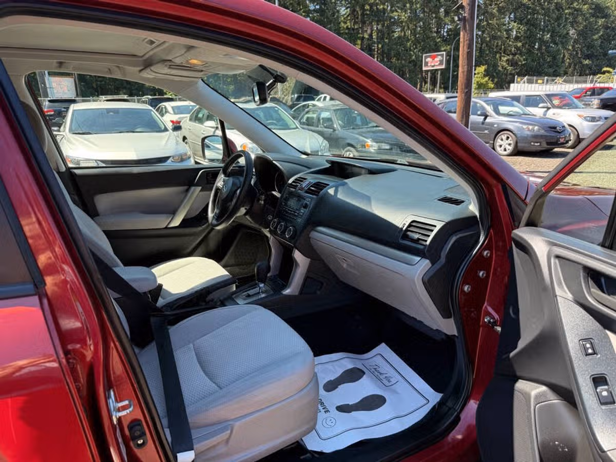 2015 Subaru Forester 2.5i Premium Crossover Image 13