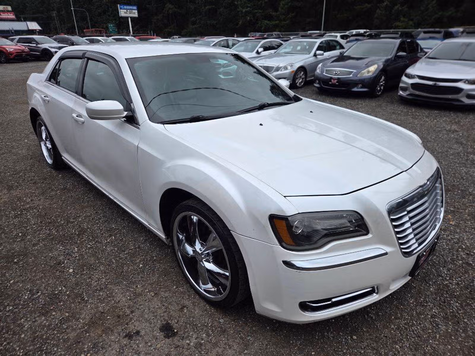 2013 Chrysler 300 Motown Upper Image 2