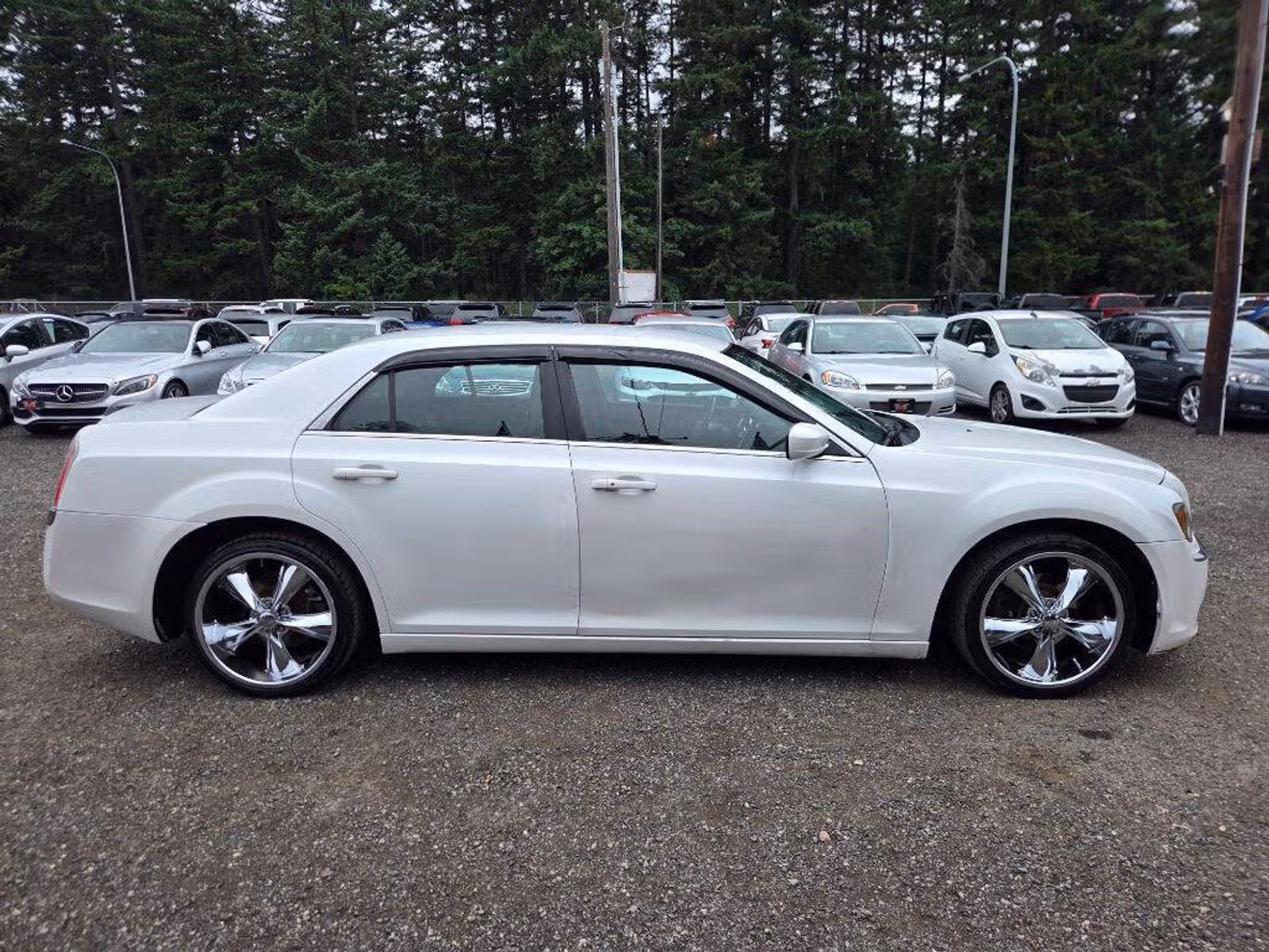 2013 Chrysler 300 Motown Upper Image 1