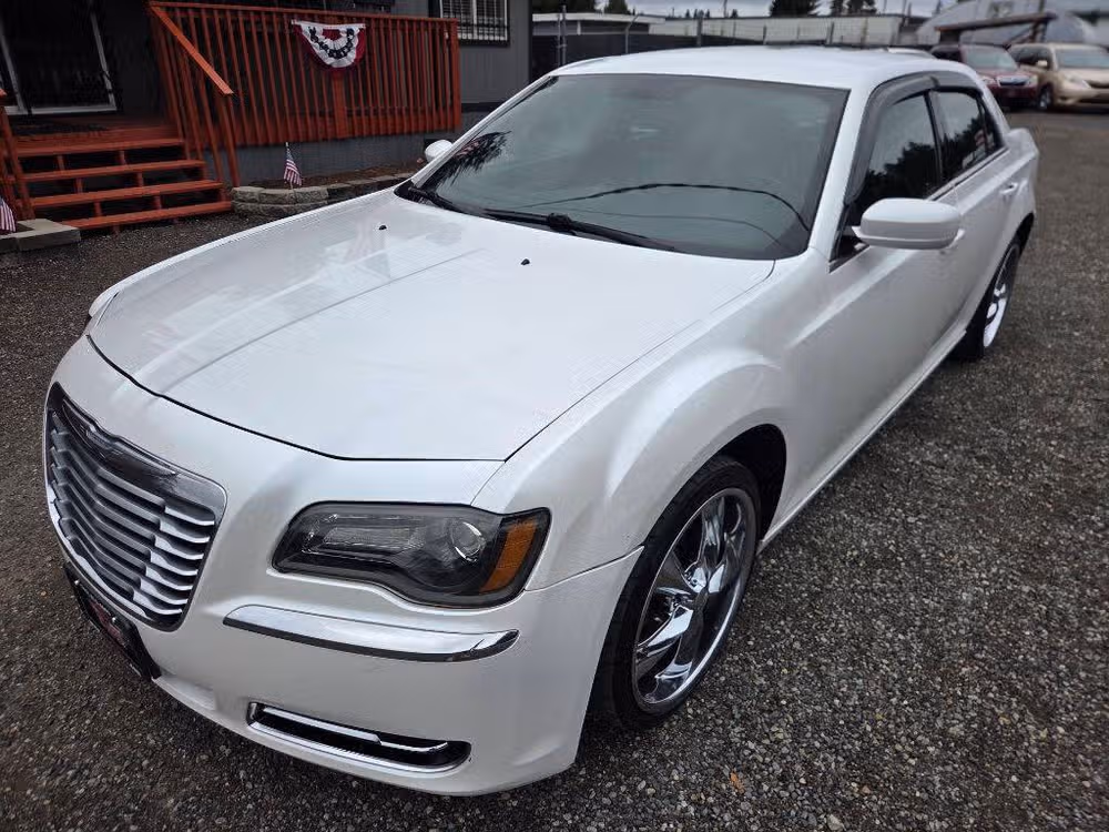 2013 Chrysler 300 Motown Image 4
