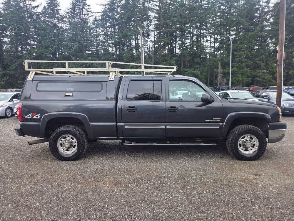12101 - 2004 Chevrolet Silverado 2500HD WORK TRUCK Crew Cab