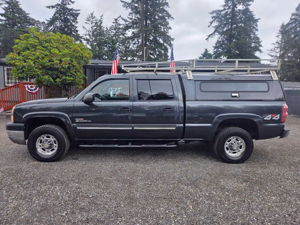 2004 Chevrolet Silverado 2500HD WORK TRUCK Crew Cab Image 5