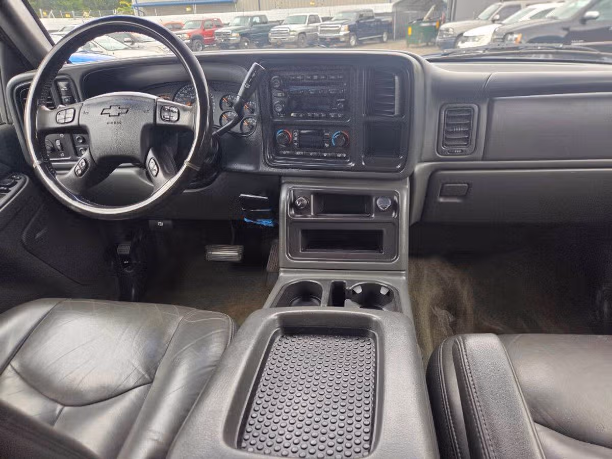 2004 Chevrolet Silverado 2500HD WORK TRUCK Crew Cab Image 11