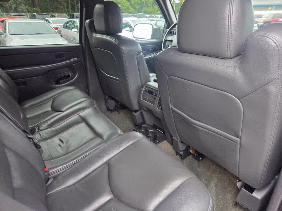 2004 Chevrolet Silverado 2500HD WORK TRUCK Crew Cab Image 9