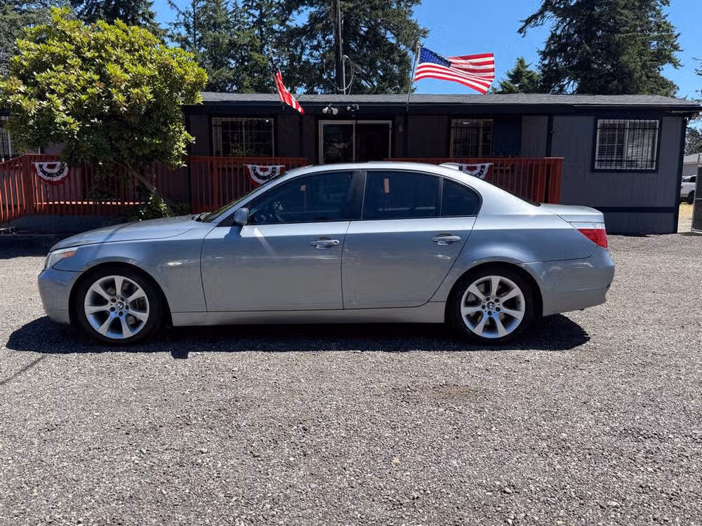 2005 BMW 5 Series 545i Lower Image 3