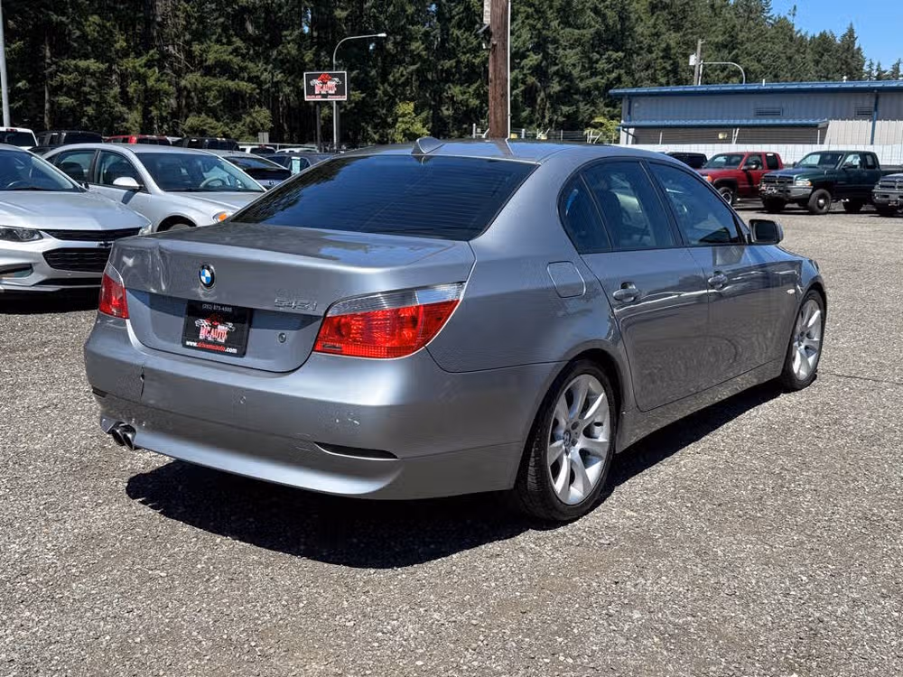 2005 BMW 5 Series 545i Image 8