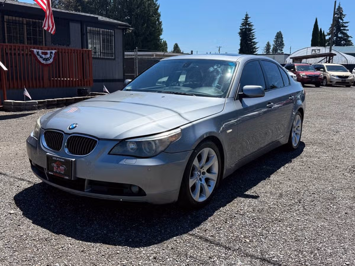 2005 BMW 5 Series 545i Image 4