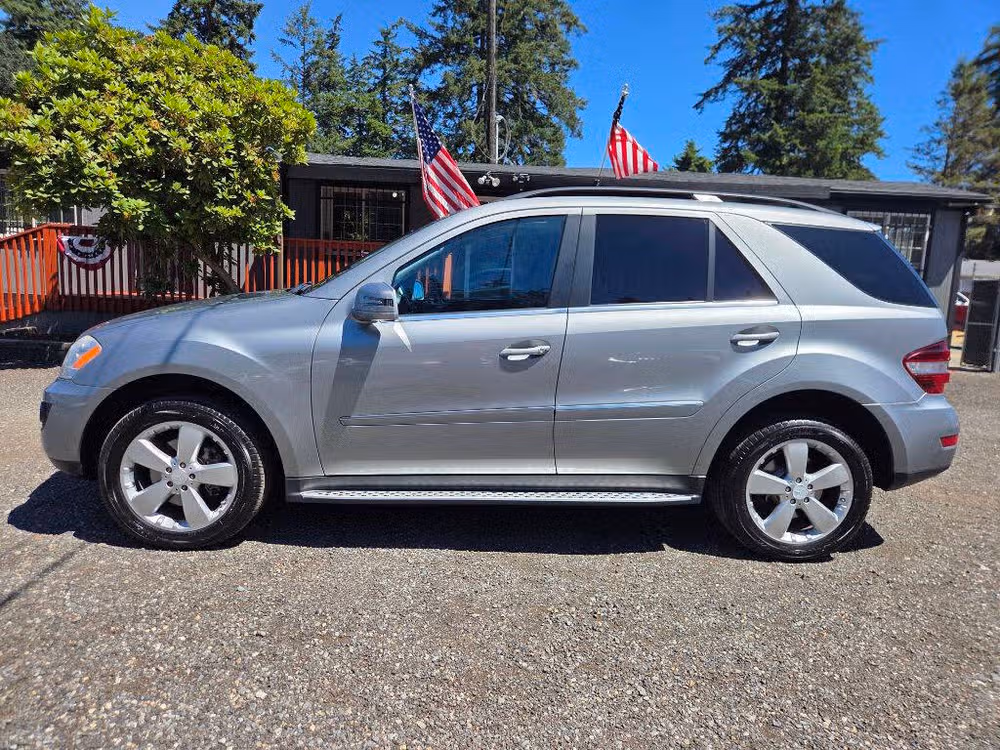 2011 Mercedes-Benz M-Class ML 350 4MATIC Image 5