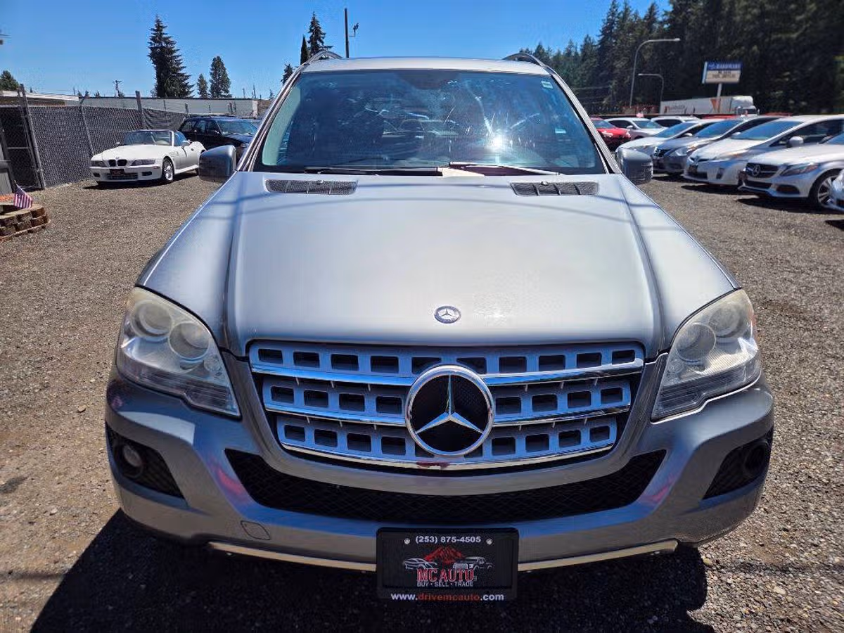 2011 Mercedes-Benz M-Class ML 350 4MATIC Image 3