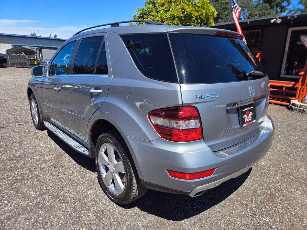 2011 Mercedes-Benz M-Class ML 350 4MATIC Image 6