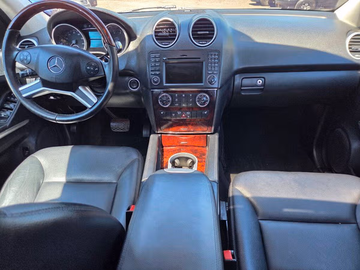 2011 Mercedes-Benz M-Class ML 350 4MATIC Image 12