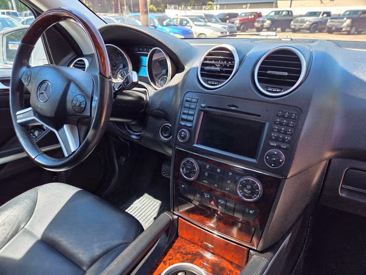 2011 Mercedes-Benz M-Class ML 350 4MATIC Image 14