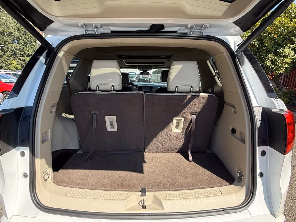 2017 GMC Acadia Denali Image 12