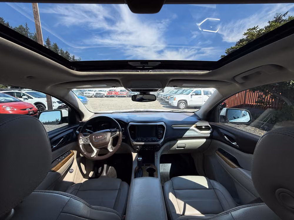 2017 GMC Acadia Denali Image 14