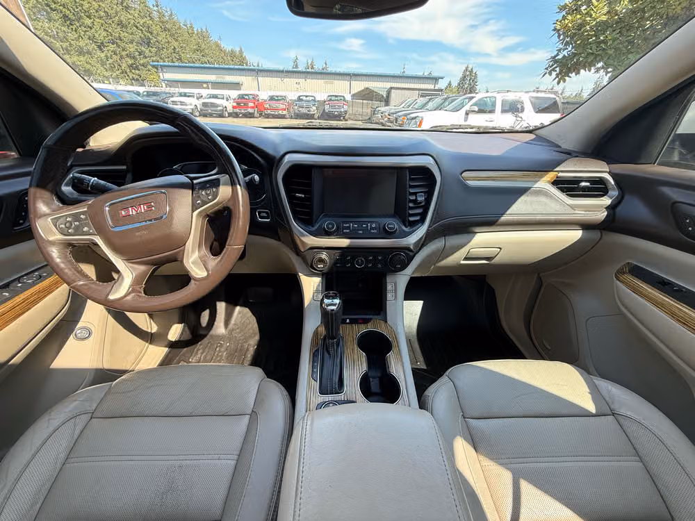 2017 GMC Acadia Denali Image 15