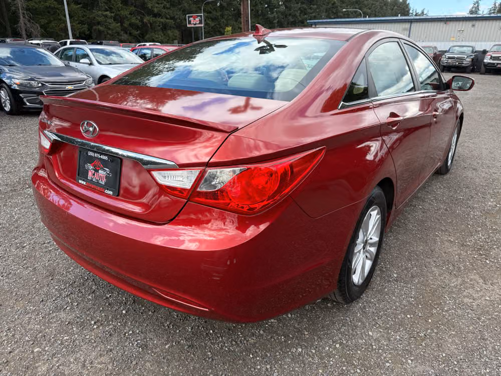 2013 Hyundai SONATA GLS Image 8