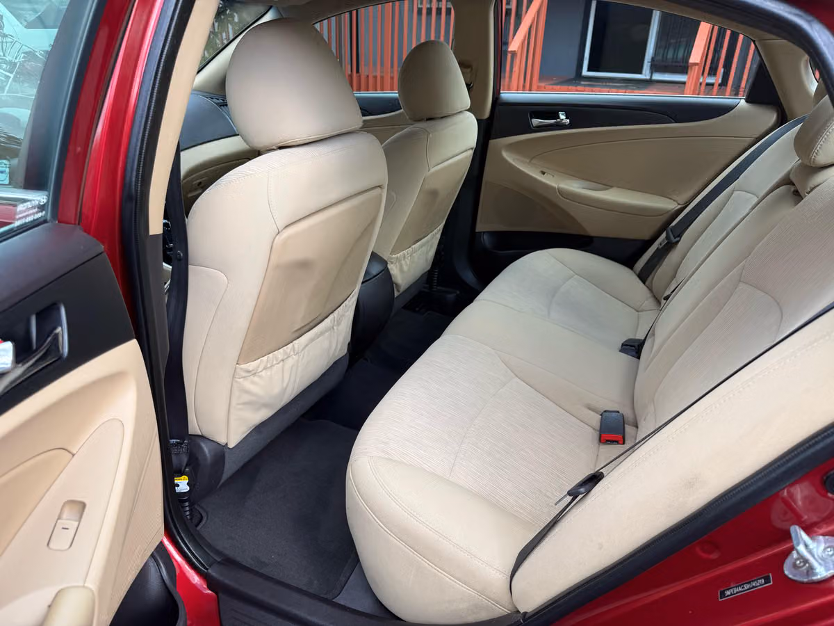 2013 Hyundai SONATA GLS Image 10