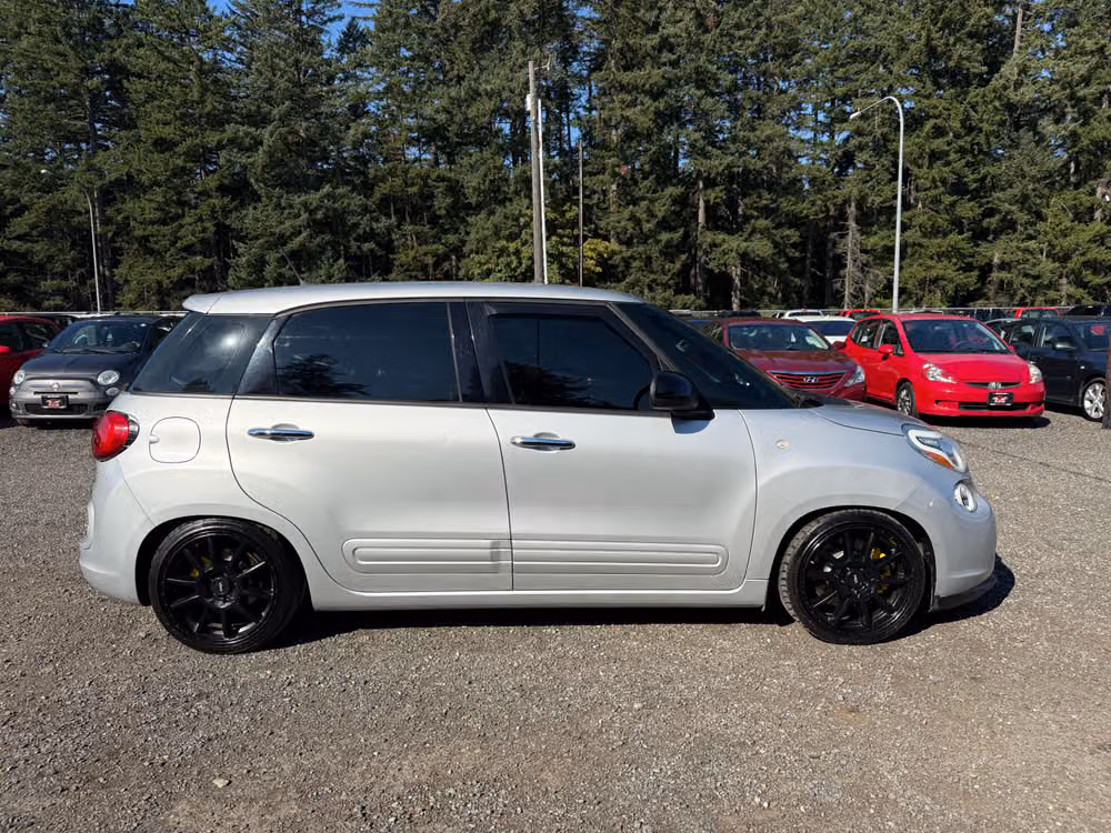 2014 FIAT 500L Pop Image 1