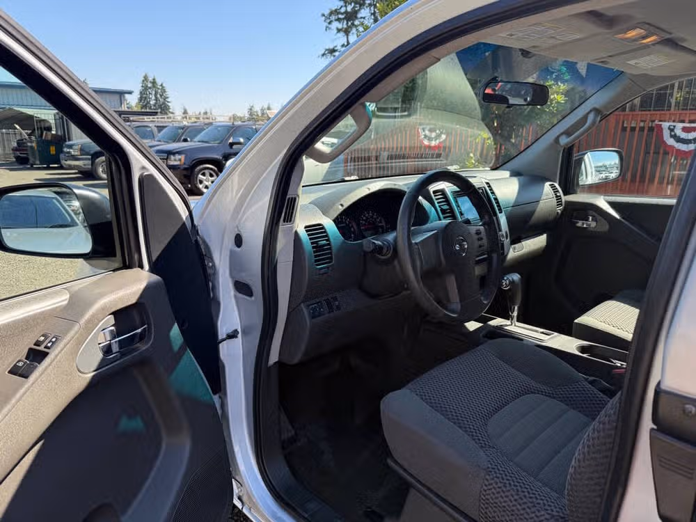 2012 Nissan Frontier S King Cab Image 8