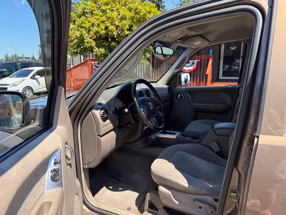 2002 Jeep Liberty Limited Image 9