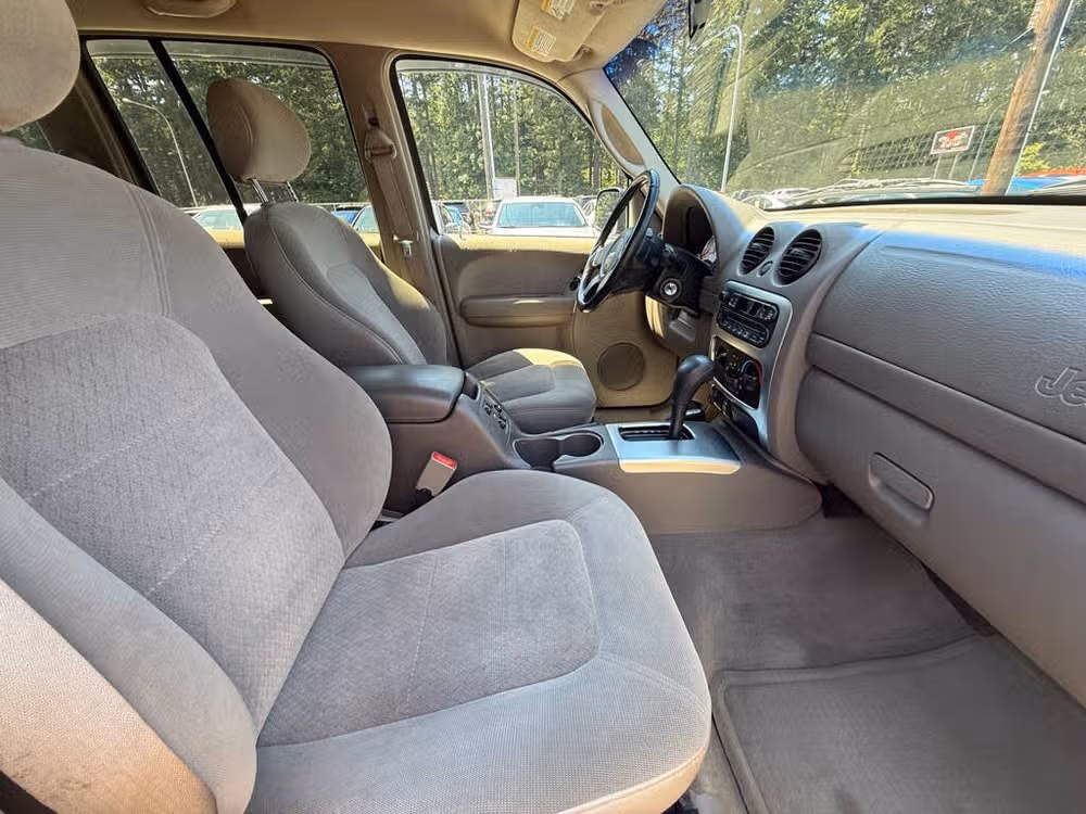 2002 Jeep Liberty Limited Image 13