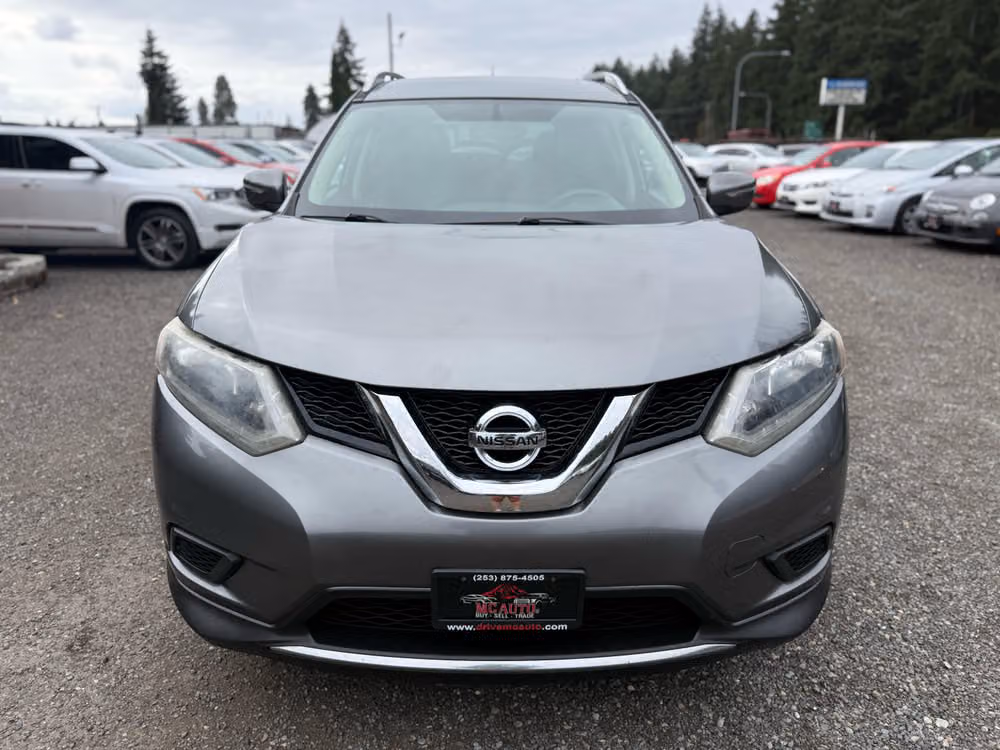 2015 Nissan Rogue SV Crossover Image 3