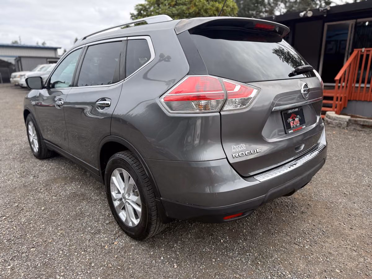 2015 Nissan Rogue SV Crossover Image 6