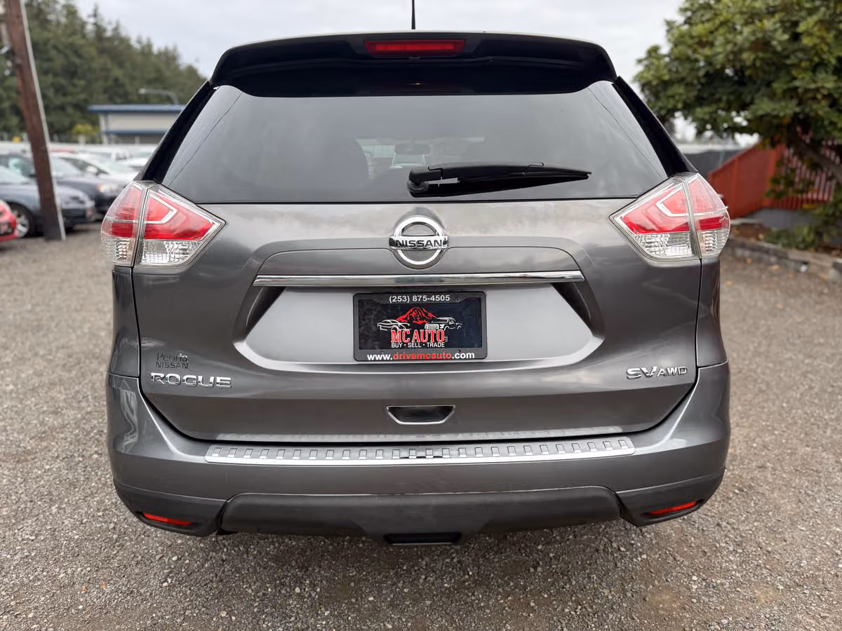 2015 Nissan Rogue SV Crossover Image 7