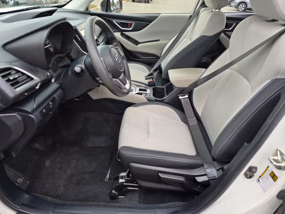 2021 Subaru Forester Base Image 25