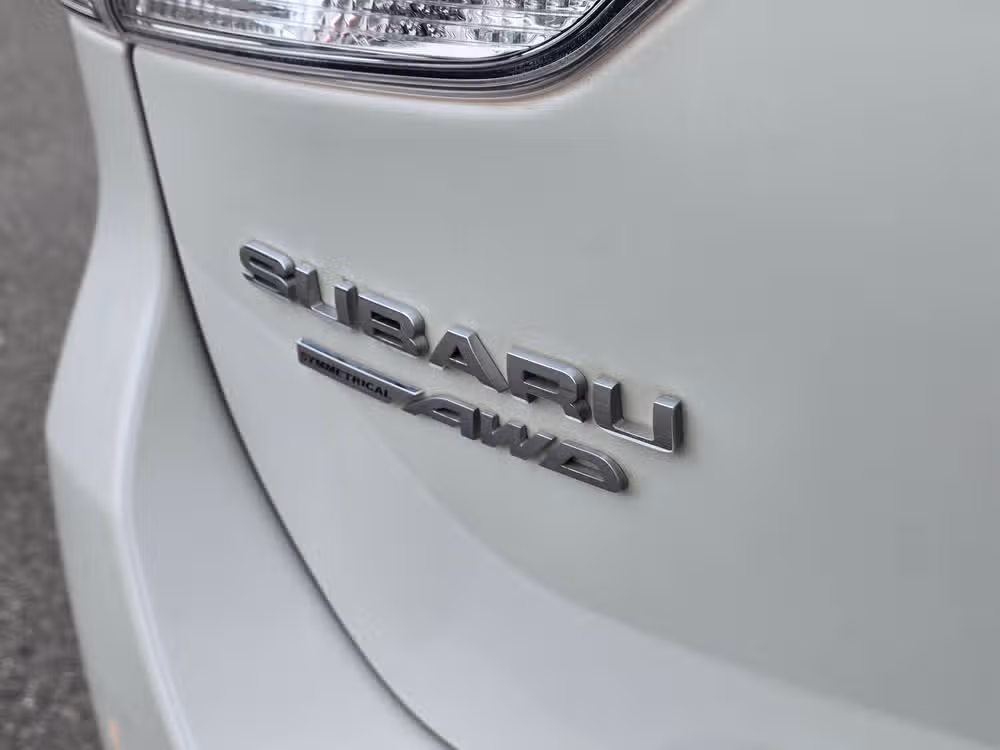 2021 Subaru Forester Base Image 9