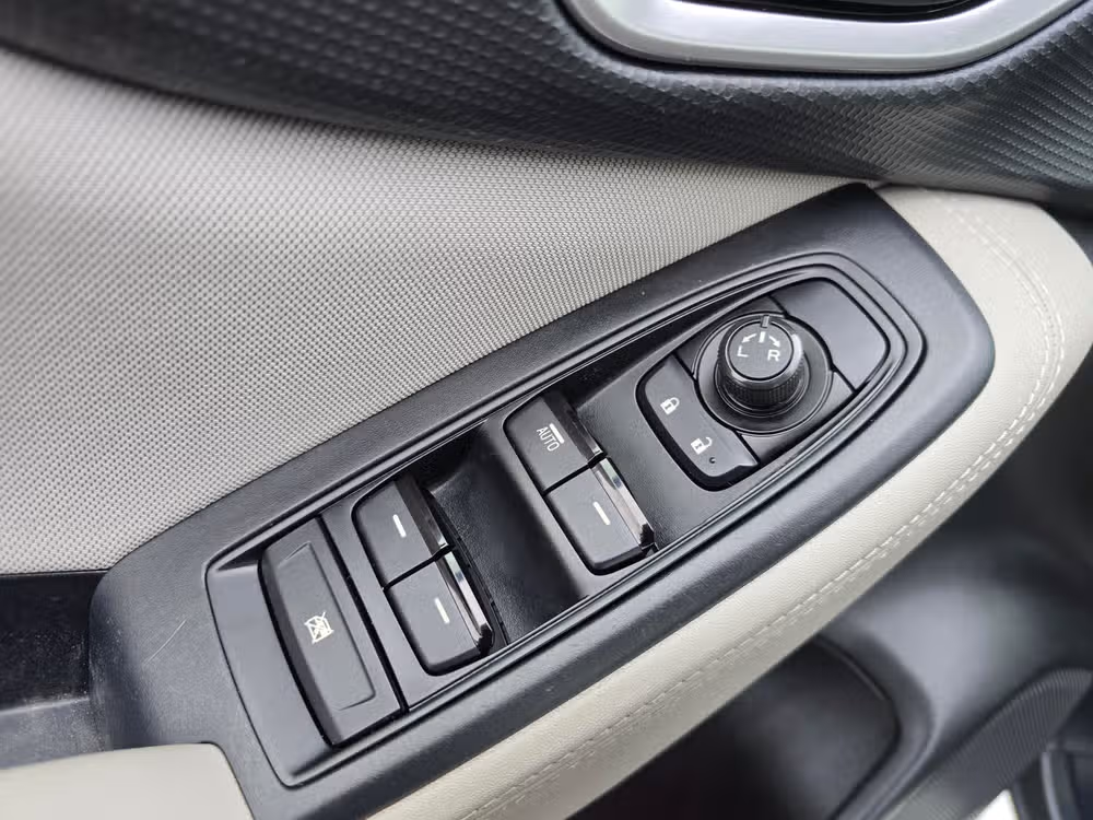 2021 Subaru Forester Base Image 24