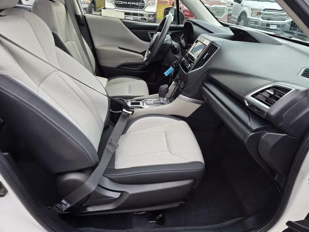 2021 Subaru Forester Base Image 29