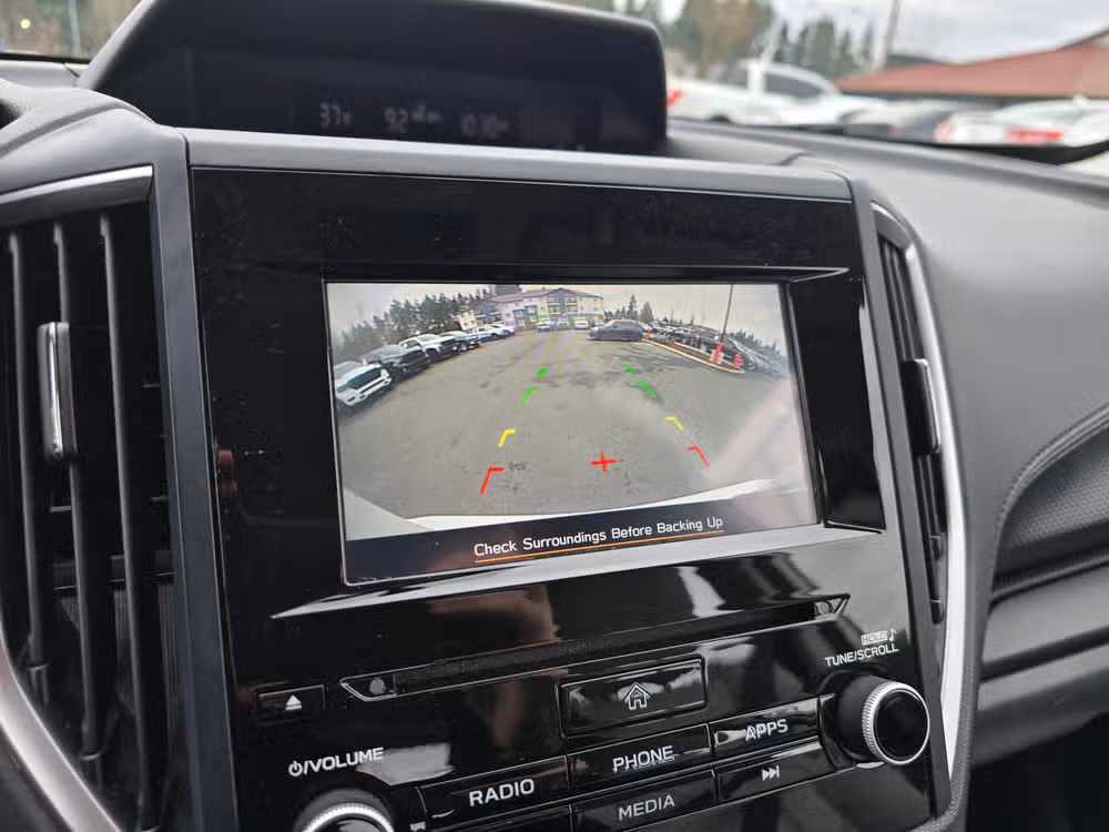 2021 Subaru Forester Base Image 16