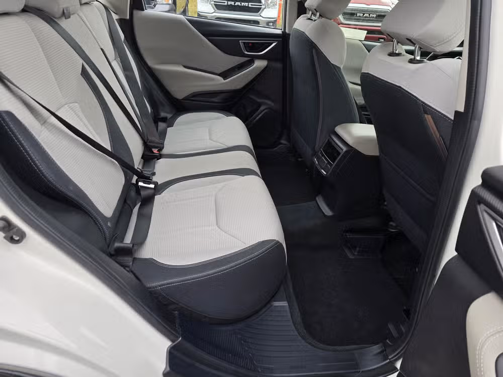 2021 Subaru Forester Base Image 28