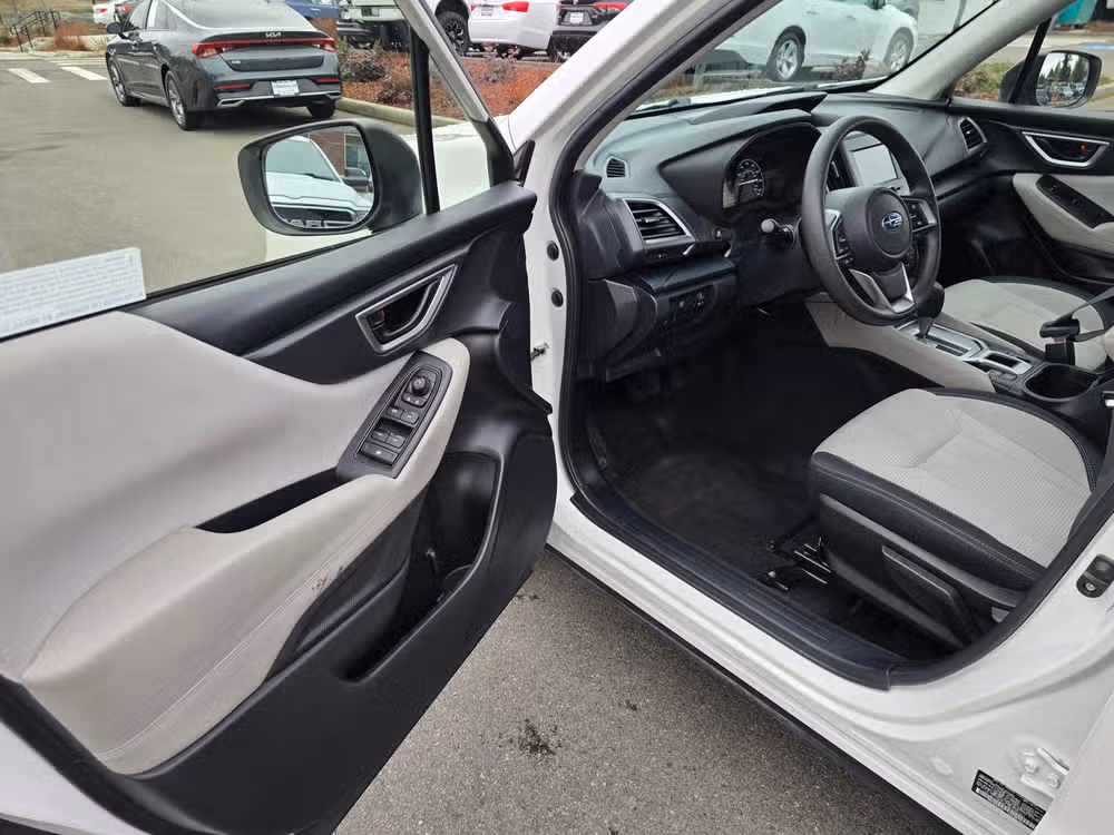 2021 Subaru Forester Base Image 23