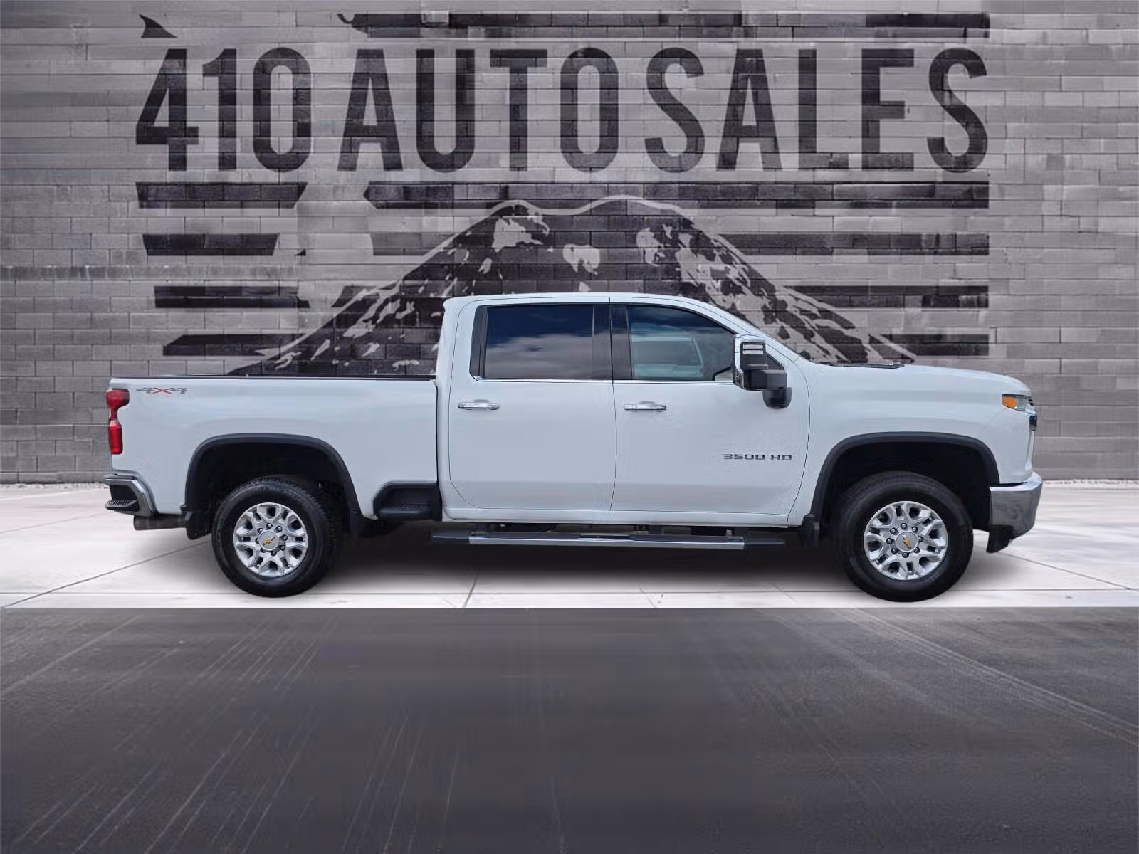 2022 Chevrolet Silverado 3500HD LTZ Upper Image 2