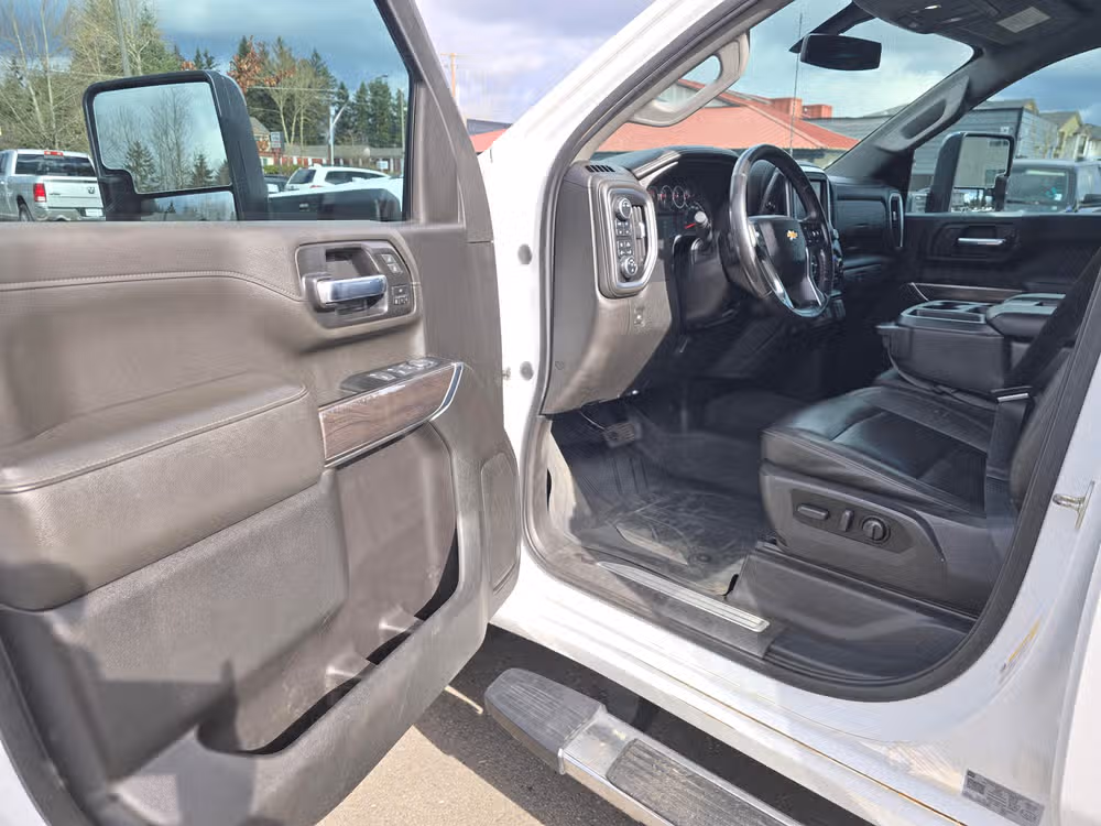 2022 Chevrolet Silverado 3500HD LTZ Image 27