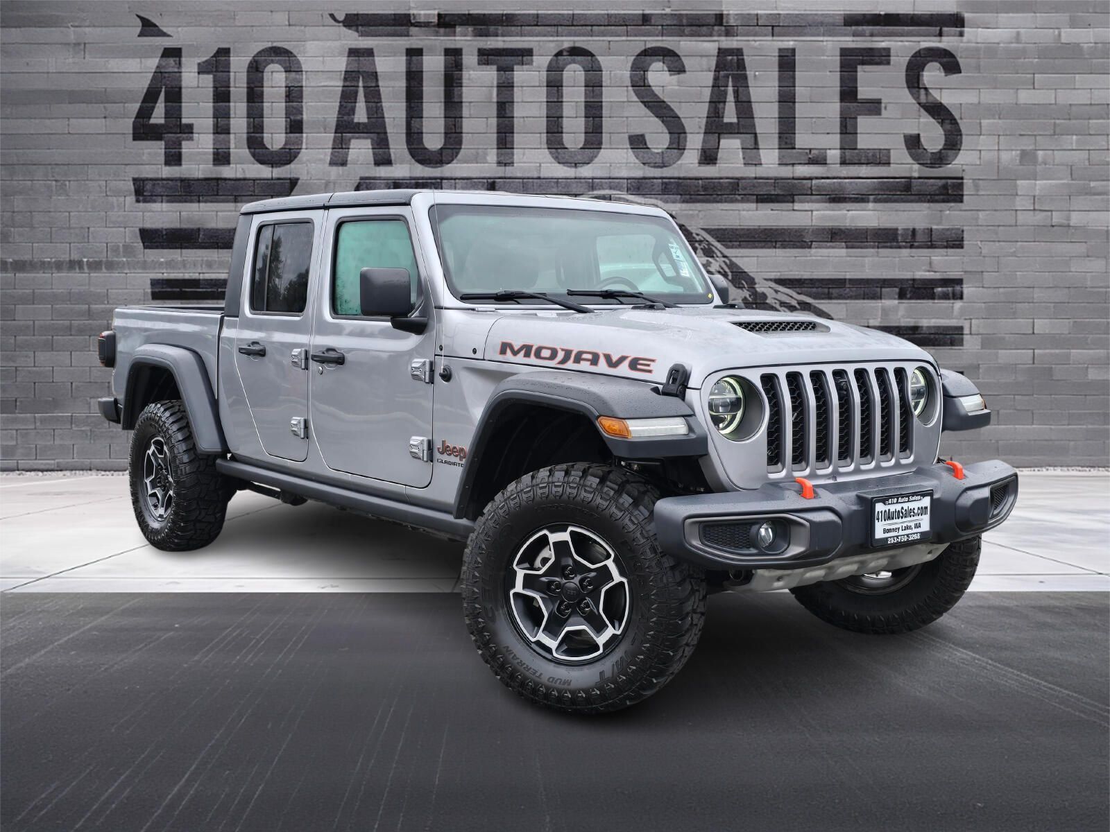 Billet Silver Metallic Clear Coat 2020 Jeep Gladiator Mojave Crew Cab 4WD Pickup Truck Four-Wheel Drive Automatic