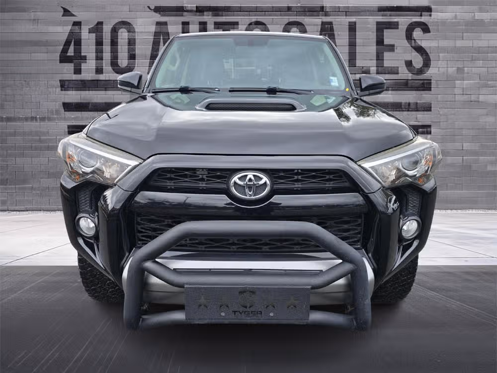 2018 Toyota 4Runner TRD Off-Road Lower Image 3
