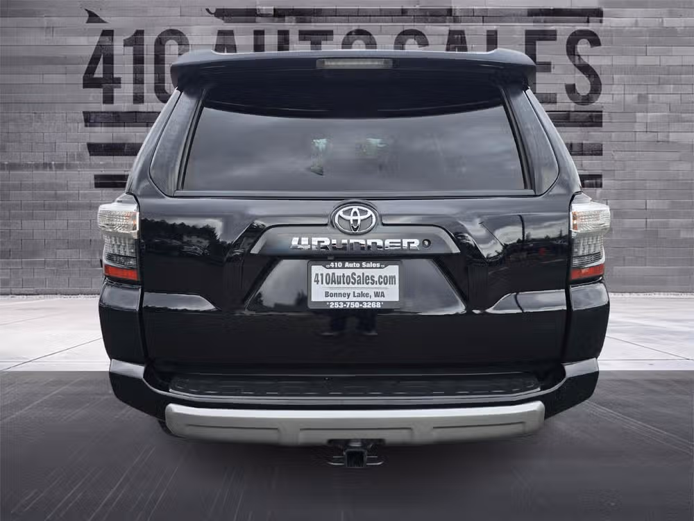 2018 Toyota 4Runner TRD Off-Road Lower Image 2