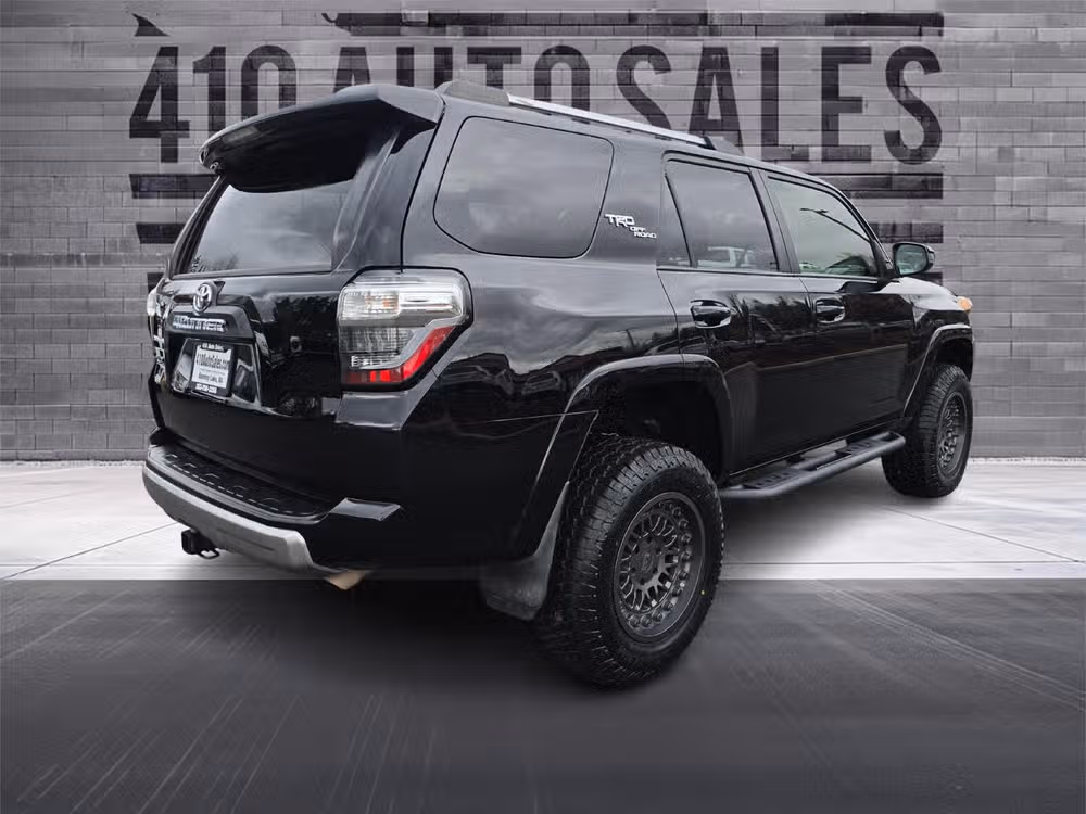 2018 Toyota 4Runner TRD Off-Road Image 3