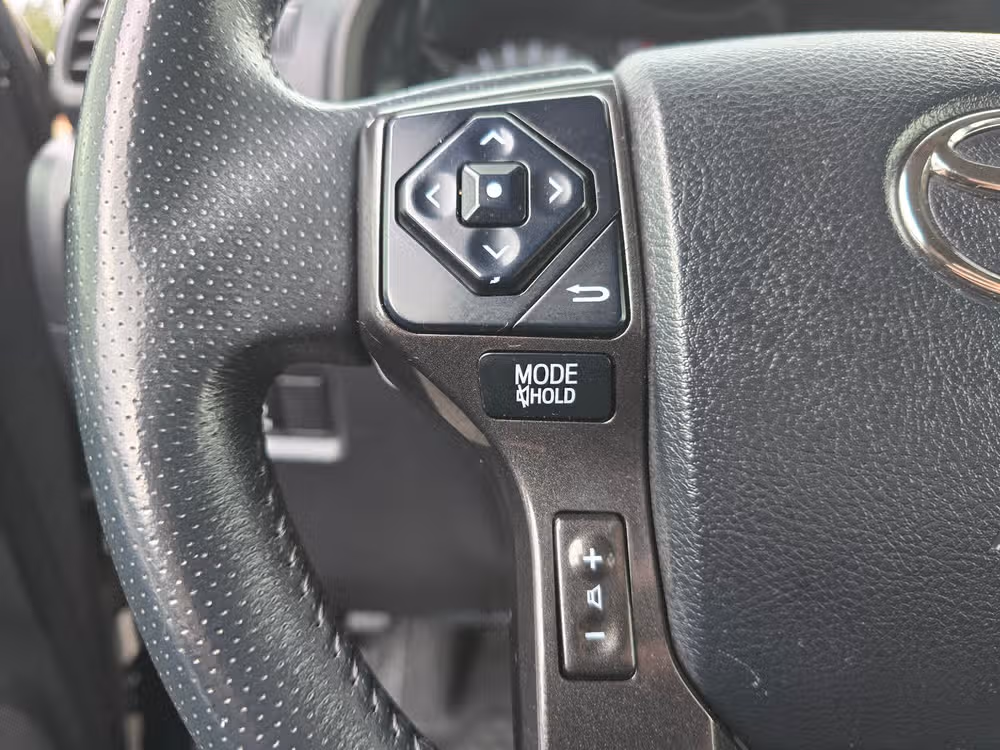 2018 Toyota 4Runner TRD Off-Road Image 23