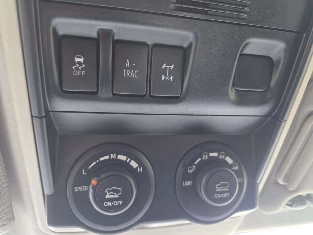 2018 Toyota 4Runner TRD Off-Road Image 22