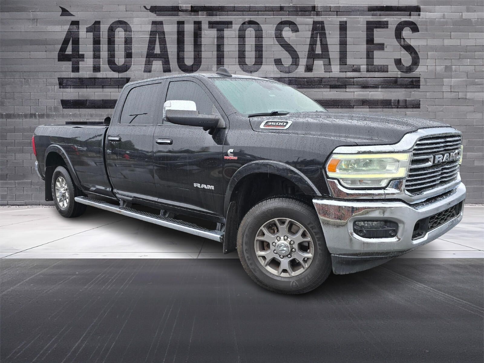 2019 RAM 3500 Laramie 4X4 Crew Cab LWB's photo