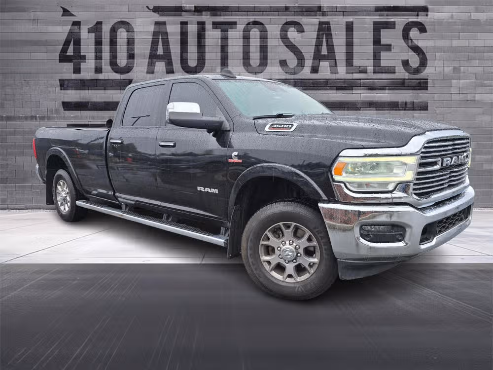 2019 RAM 3500 Laramie 4X4 Crew Cab LWB's photo